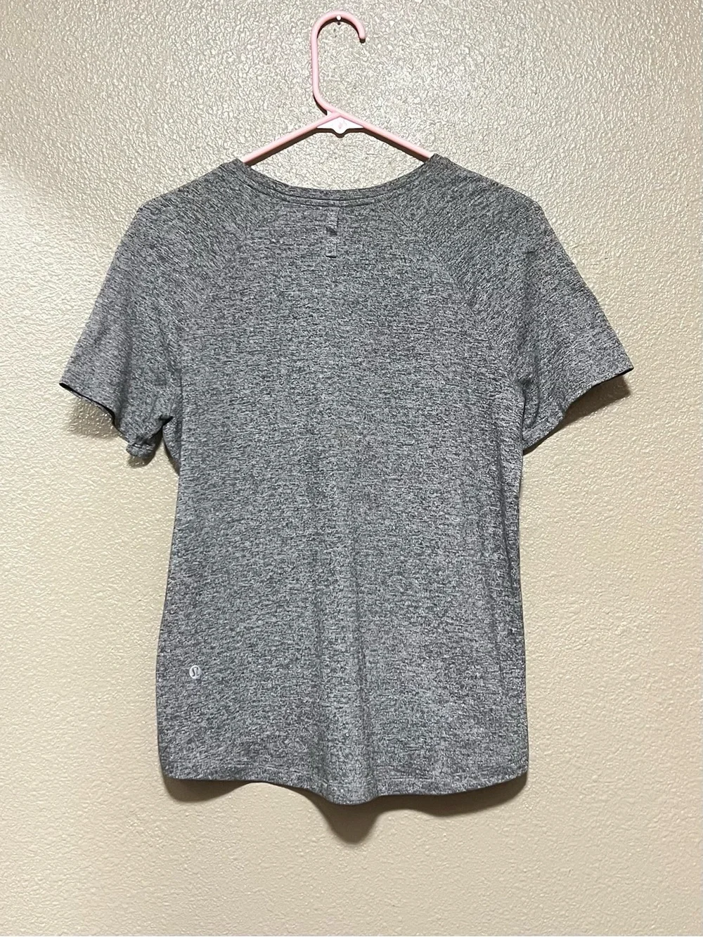 Lululemon License to Train Classic-Fit T- Shirt Activewear Workout Gym Running